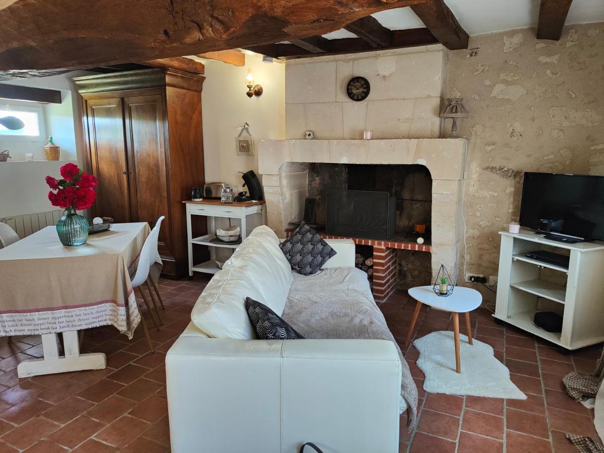 Gite Les Piraudieres Noyant-de-Touraine Exteriör bild